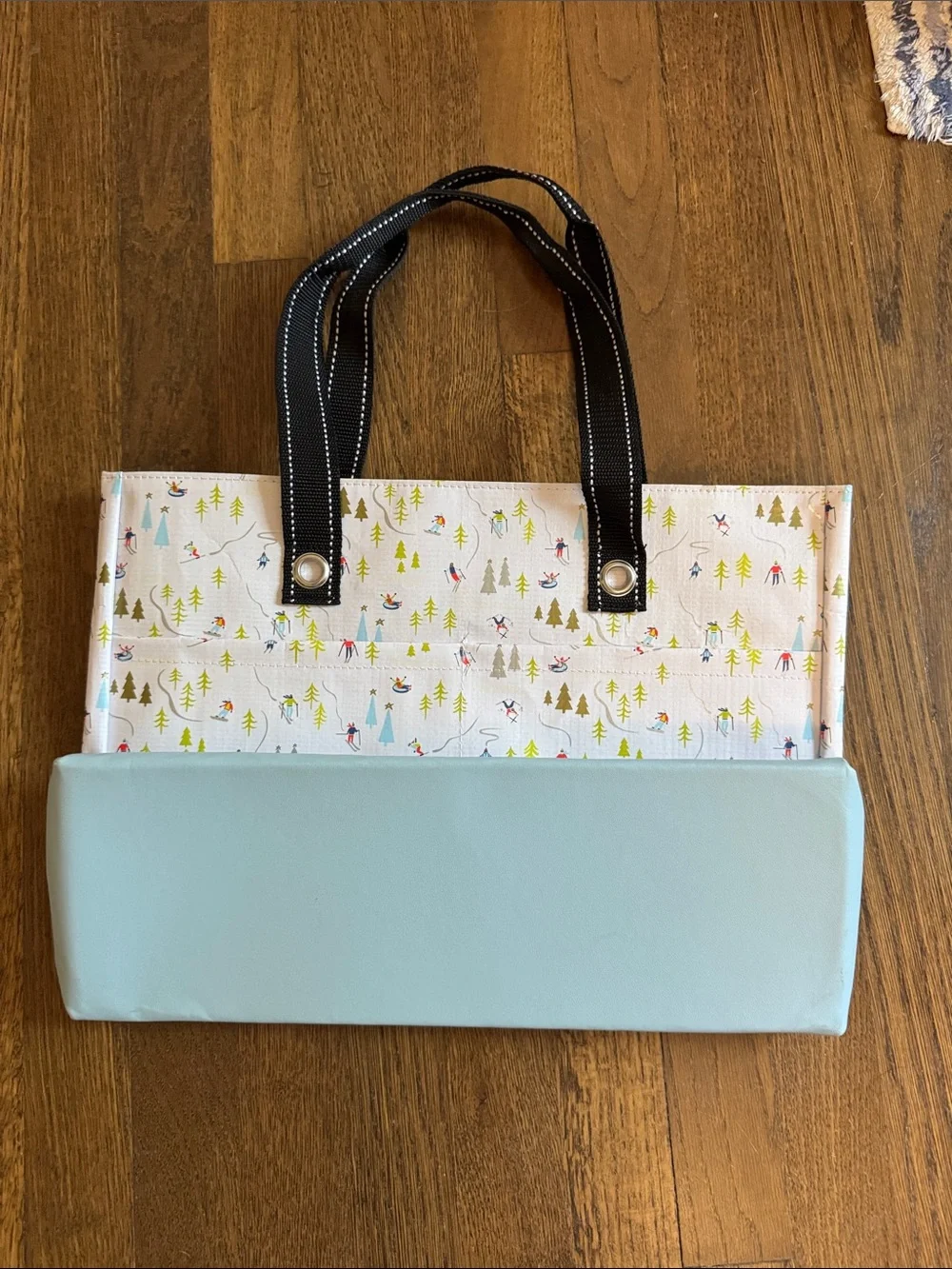Scout Uptown Girl Pocket Tote - Picture 4 of 4
